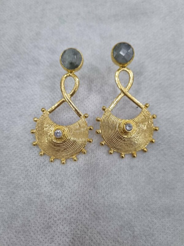 Earrings made with brass, agate and zircons. Weight 6.5gr length 5cm