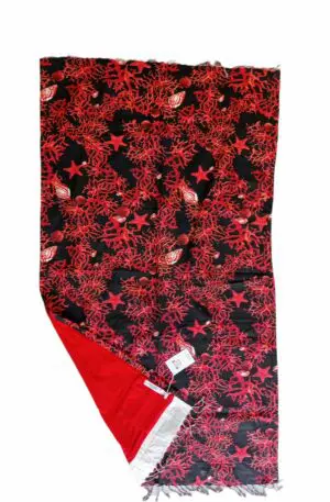 Serviette de plage corail rouge à franges, poche intérieure avec fermeture velcro, composition : coton externe 100% et microéponge interne 100%, largeur 92 cm, longueur 160 cm