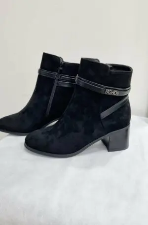 Suede ankle boot with heel height 6cmx5.5cm. Side zip. Non-slip sole. Black colour