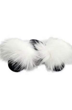 Chaussons en fourrure avec base en caoutchouc et semelle antidérapante, hauteur 2,7 cm. couleur blanche