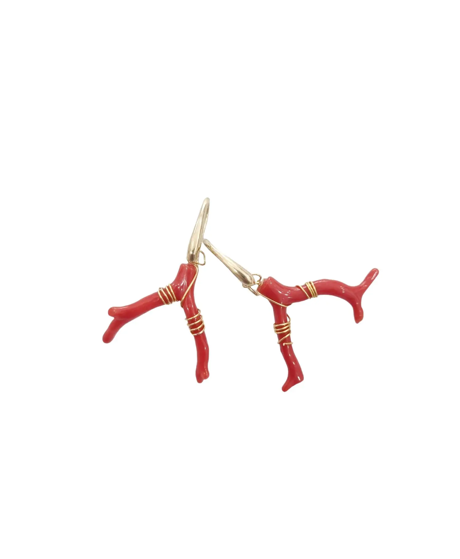 Earrings made with coral sprigs and gold-plated 925 silver. Weight 1.8g Length 4cm
