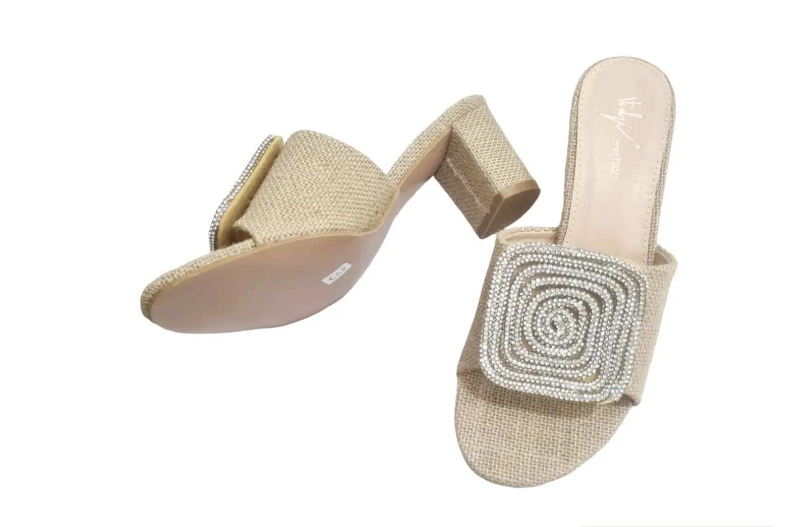 Rattan sandal with square of light points. Non-slip sole. 7cm heel