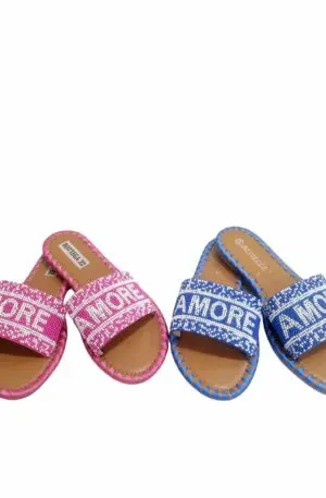 AMORE slippers with non-slip sole and 1.5cm rise. Choose between the 2 available colors