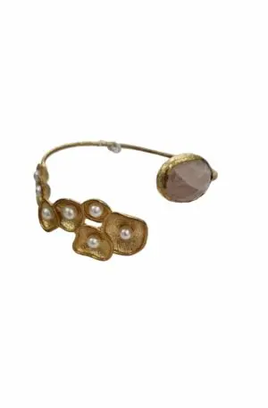 Brass interlocking bracelet with rose quartz and freshwater pearls – Sophisticated jewel