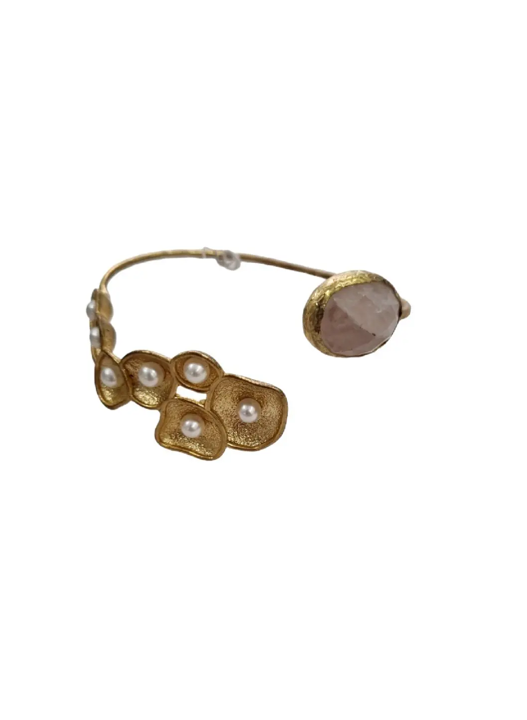 Brass interlocking bracelet with rose quartz and freshwater pearls – Sophisticated jewel