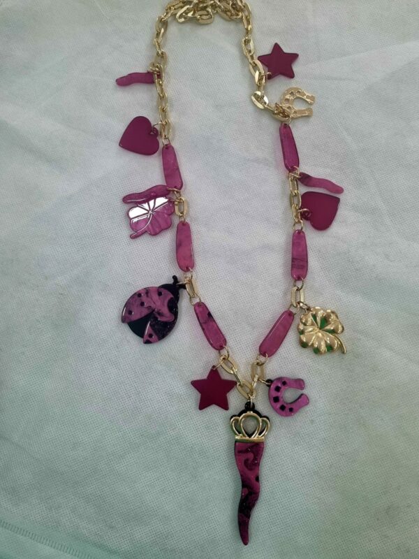Long lucky necklace made with resins. fuchsia colour.Adjustable length 95 cm