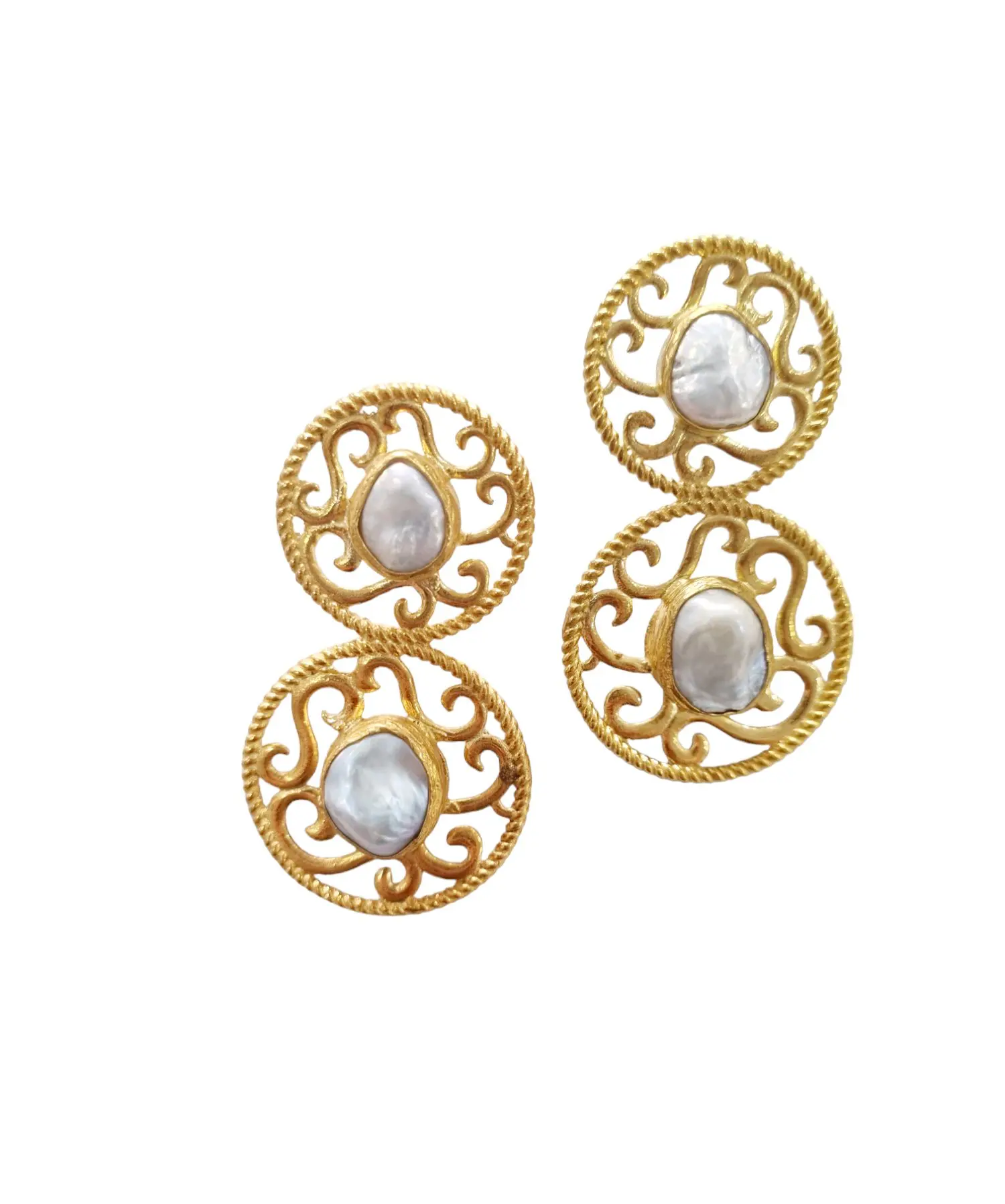 Earrings made with pearls set in brass. weight 8.9grLength 5cm