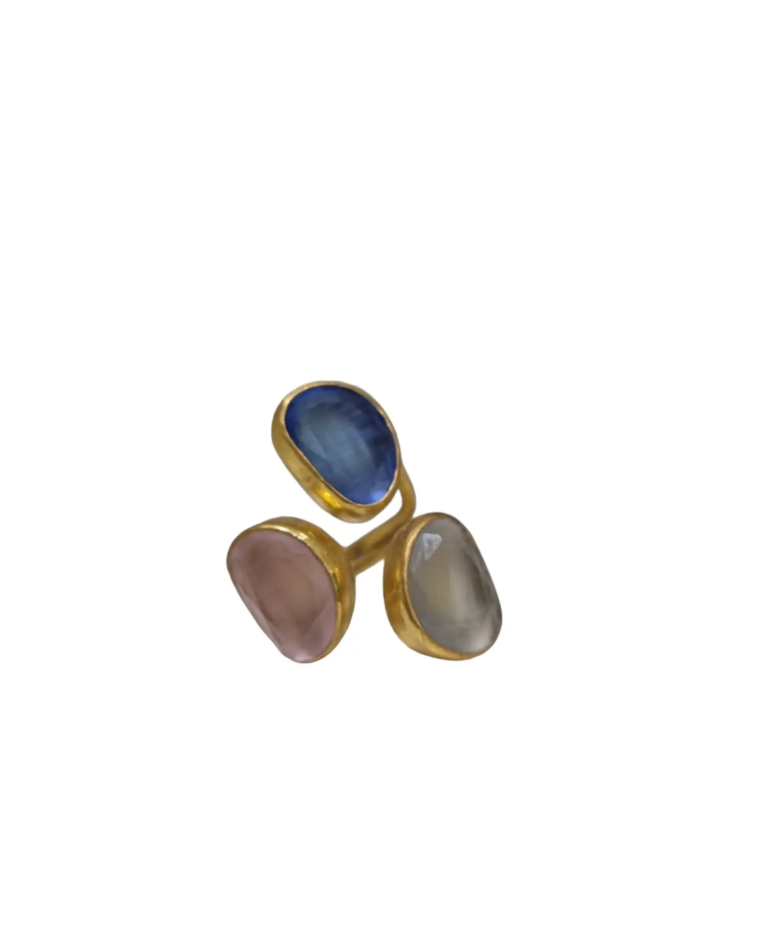 Adjustable ring made with cat's eye and brass.