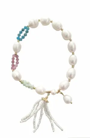 Bracciale elasticizzato realizzato con perle di fiume,cristalli ed amatite.