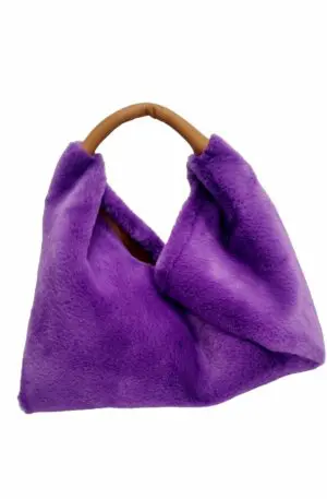 Purple bear pelosina bag with genuine leather handle, made in Italy, bare interior, magnetic button closure. To be worn by hand or half arm. Measurements L34 H 15 arm width 8cm