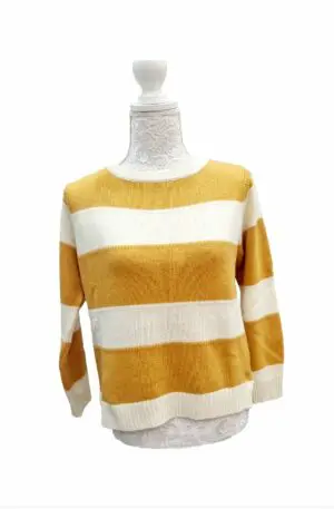 Warm crew-neck sweater in mustard and cream colors | Composition 10% cashmere 40% wool 30% viscose 20% nylon | Made in Italy