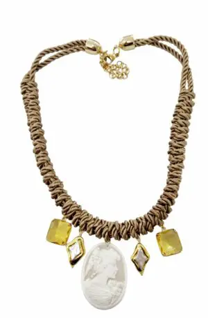 Collana girocollo regolabile con cammeo, perle e cristalli – Lunghezza 54cm