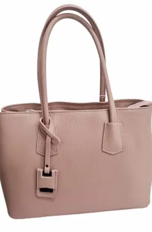 Genuine leather bag, made in Italy, with shoulder strap, wide handles, lined interior with three compartments, central zip and side pockets. powder color measures L33 B15 H24 arm width 19cm