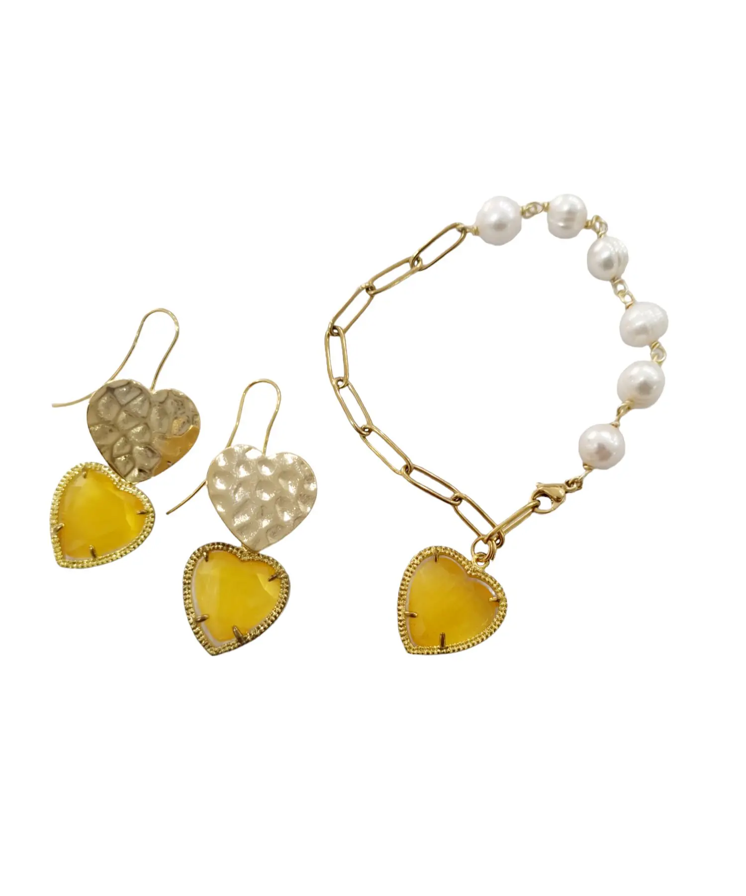 Heart bracelet and earring set with yellow cat's eye heart set in brass, freshwater pearls and steelBracelet length 18 cmEarring length 5cmEarring weight 4.8g