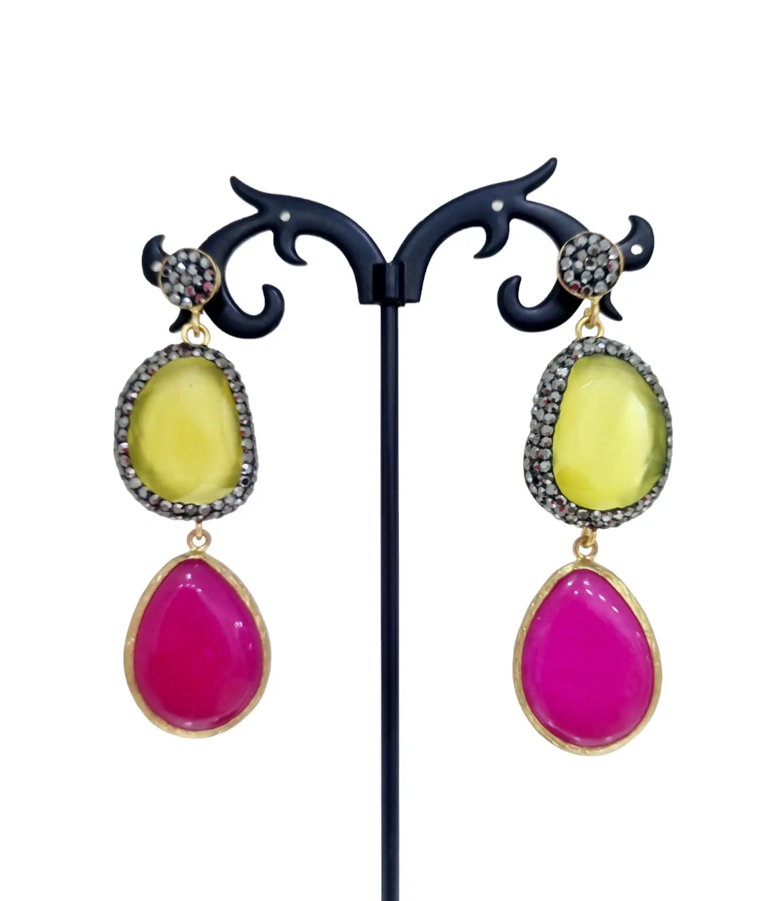 Earrings with cat's eye, Marcasite and agate – Length 6.5cm, Weight 11.6gr