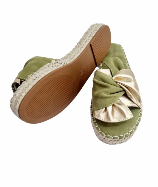Two-tone green and gold suede slipper with 3cm rope heel and non-slip sole.