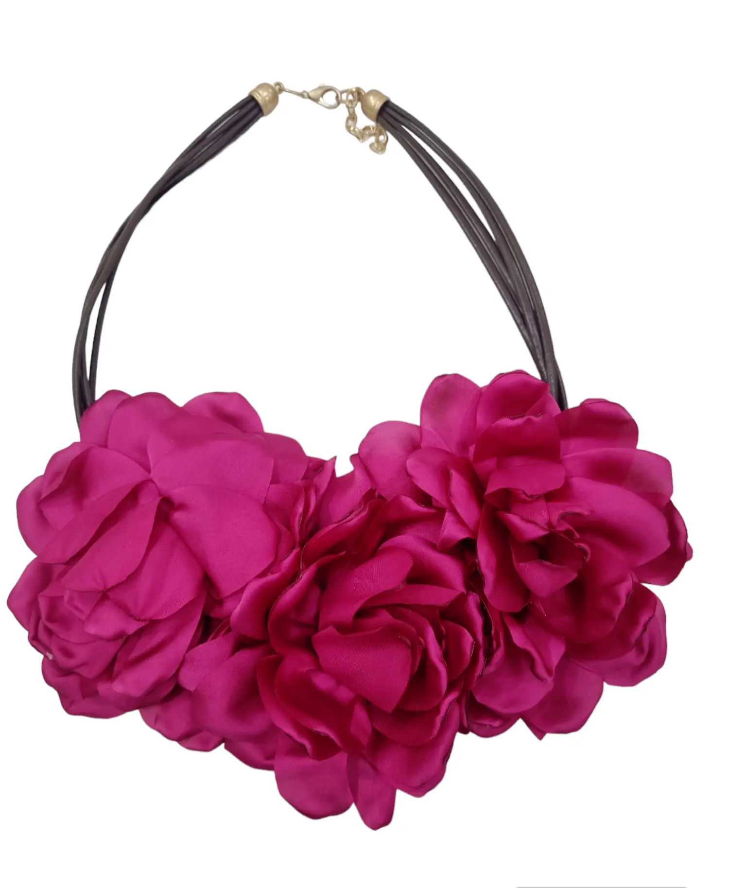 Collar gargantilla elaborado con flores de tela. Longitud ajustable 58 cm.