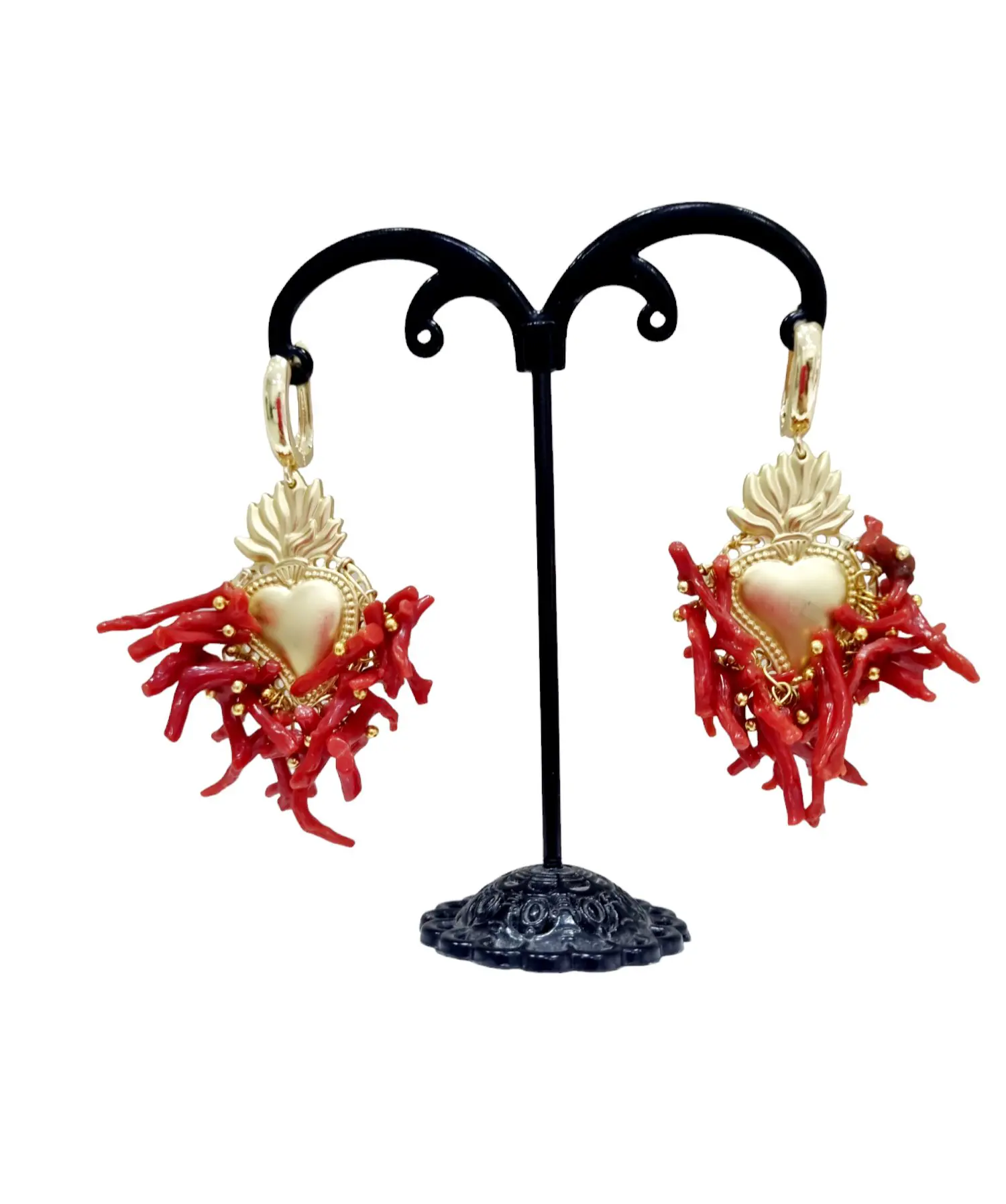 Earrings made with coral sprigs and sacred heart in brass. Weight 9.2gr Length 6cm