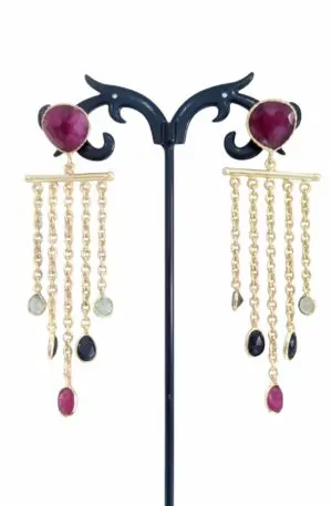 Earrings made with ruby root, onyx and quartz. golden brass elements. Weight 5.3gr Length 7.5cm