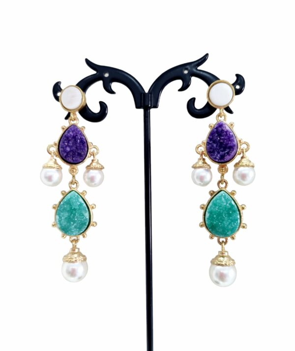 Earrings made with green and purple druzy, mother of pearl and Mallorca pearls set in brass. Length 7cm Weight 11.6gr Free shipping