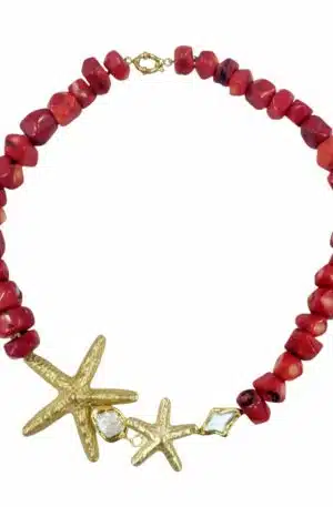 Collana girocollo realizzata artigianalmente con corallo bambù stelle in ottone e perle di fiume  piatte con contorno dorato. Chiusura in acciaio.Lunghezza 50cm Spedizione Gratuita