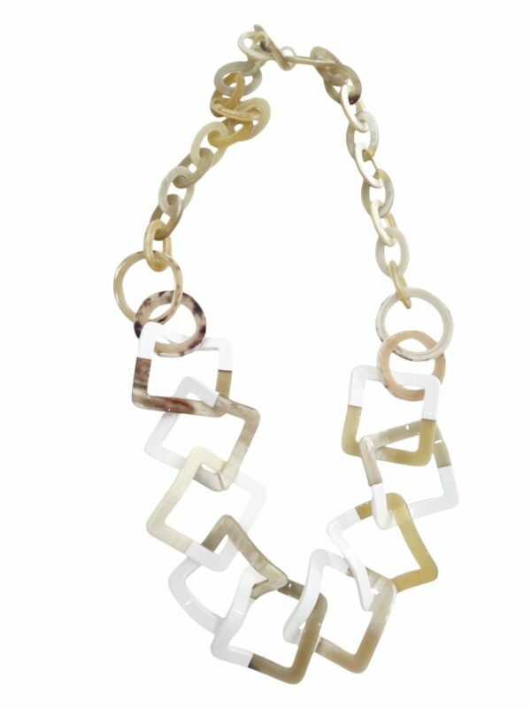 Long necklace in beige and white bone with irregular shapes. Length 90cm Free shipping