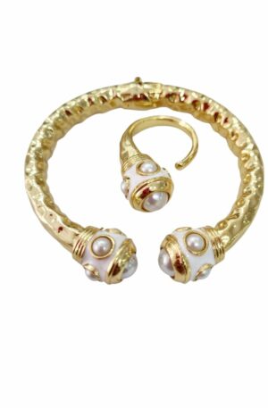 Parure bracciale ad incastro ed anello realizzati in ottone perle e parti smaltate. Spedizione Gratuita