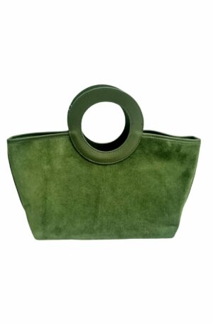 Borsa vera pelle e camoscio,made in Italy, verde oliva con interno foderato scomparto unico e tasche laterali. Dotata di tracolla e manico rotondo.Misure L30 B14 H23 Spedizione Gratuita