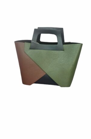 Borsa in vera pelle,made italy, scomparto unico con sacca interna e  tracolla. Tris di colori: verde, marrone e neramisure L29 H24 B13 Spedizione Gratuita