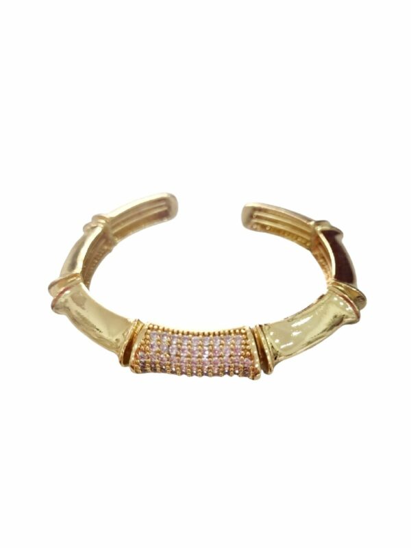 Bracciale ad incastro realizzato con ottone e zirconi centrali. Spedizione Gratuita