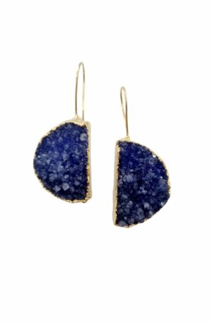 Orecchini realizzati con druzy blu ed ottone. Lunghezza 5cm Peso 11.6gr Spedizione Gratuita