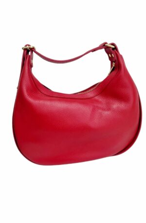 Borsa mezza luna in vera pelle rossa,made Italy  con tracolla regolabile,chiusura con zip, interno foderato scomparto unico con tasca laterale in pelle e una con zip.misure H23 B8 L28 Spedizione Gratuita