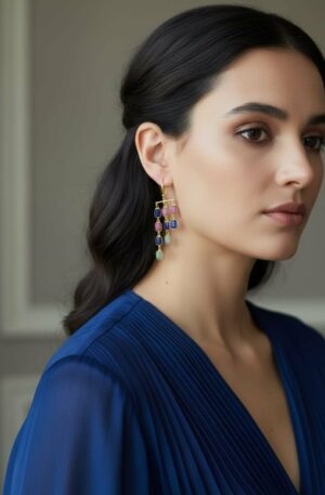 Orecchini realizzati con pietre naturali circondate da ottone. Peso 4.5gr Lunghezza  8cm Spedizione Gratuita