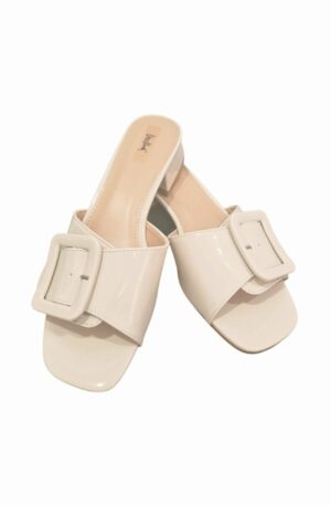 Ciabattina lucida color nude con tacchetto quadrato H4 cm ( 6×5.5cm) Spedizione Gratuita