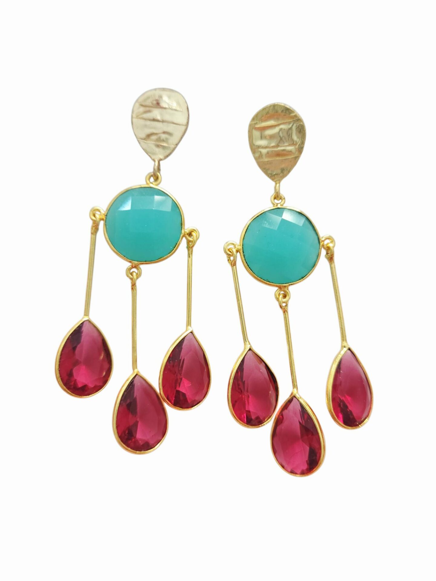 Orecchini  realizzati con occhio di gatto e quarzi circondati da ottone
peso 6.1gr
lunghezza 6.5cm Spedizione Gratuita