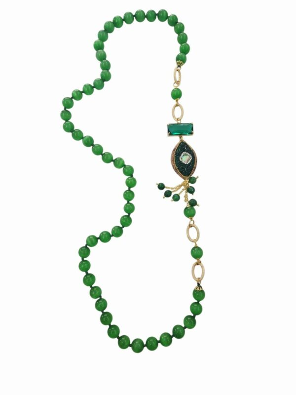 Collana realizzata con occhio di gatto verde,agata,abalone con macasite ed elementi in ottone satinati. lunghezza 80cm Spedizione Gratuita