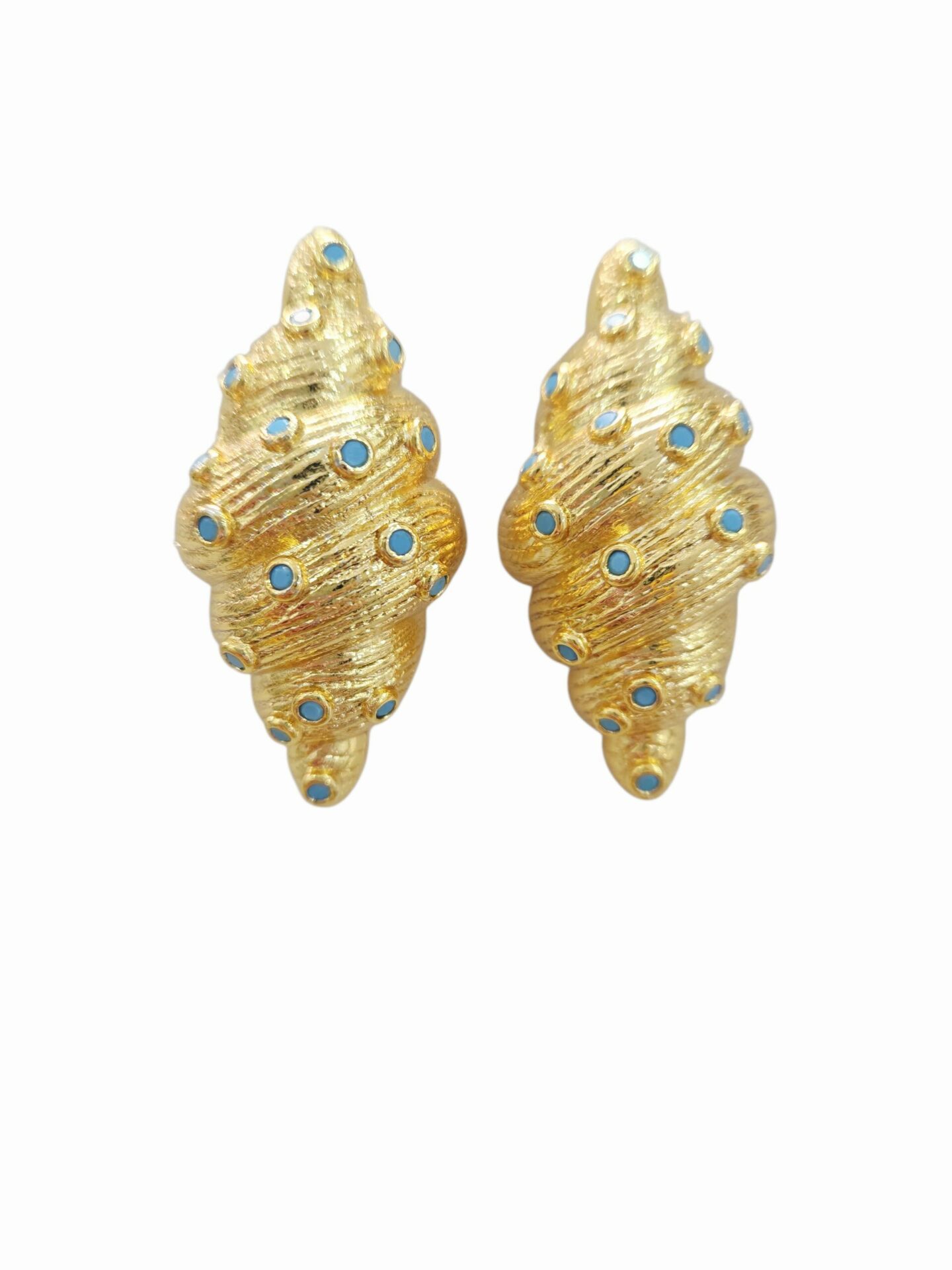 Orecchini  conchiglie lobo in ottone con striature e zirconi turchesi incastonati
lunghezza 3.5cn
peso 8.4gr Spedizione Gratuita