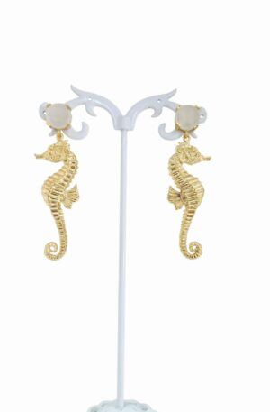 Orecchini  realizzati con cavalluccio marini in ottone e perno con ago occhio di gatto neutro. lunghezza 5.5cm peso 5.5gr Spedizione Gratuita