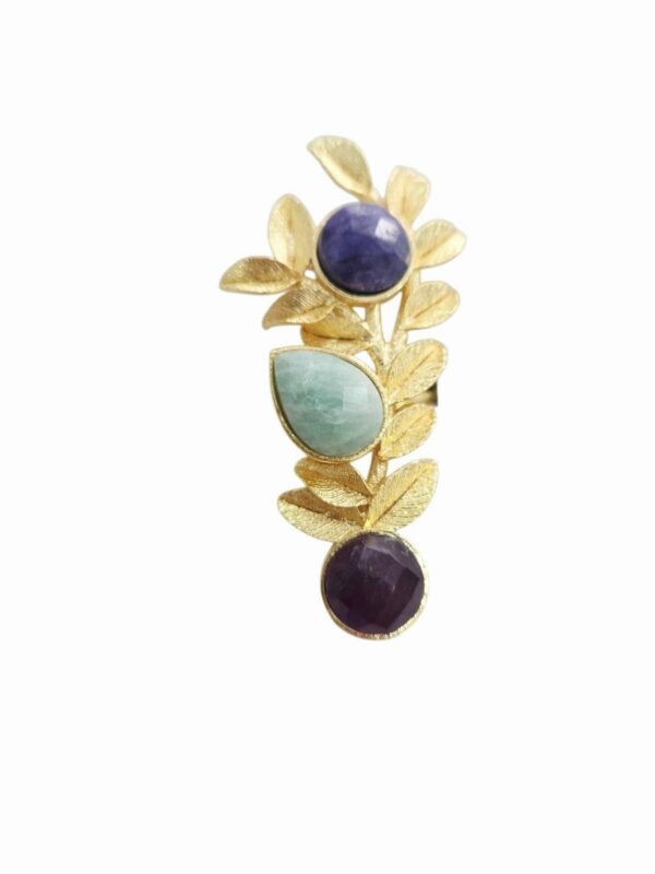 Anello regolabile realizzato in ottone con pietre naturali incastonate: lapislazzuli, amazzonite e ametista.lunghezza 5.5cm Spedizione Gratuita