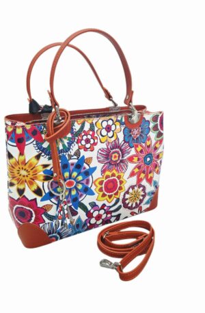 Borsa vera pelle,made Italy, pelle stampata multicolore, interno foderato con 3 scomparti e tasche laterali. chiusura con zip. dotata di tracolla Misure L 32 B12 H24 Spedizione Gratuita