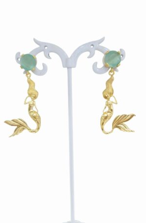 Orecchini  realizzati con sirena in ottone e pernonocchio di gatto verde acqua. 
lunghezza 4cm
peso 5gr Spedizione Gratuita
