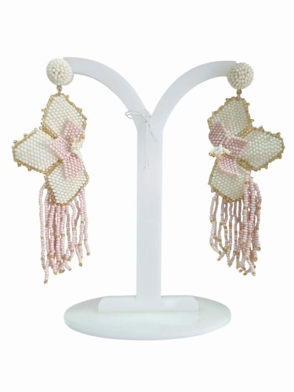 Orecchini realizzati artigianalmente con micriperline panna, rosa e orolunghezza 11cmpeso 11.1gr Spedizione Gratuita