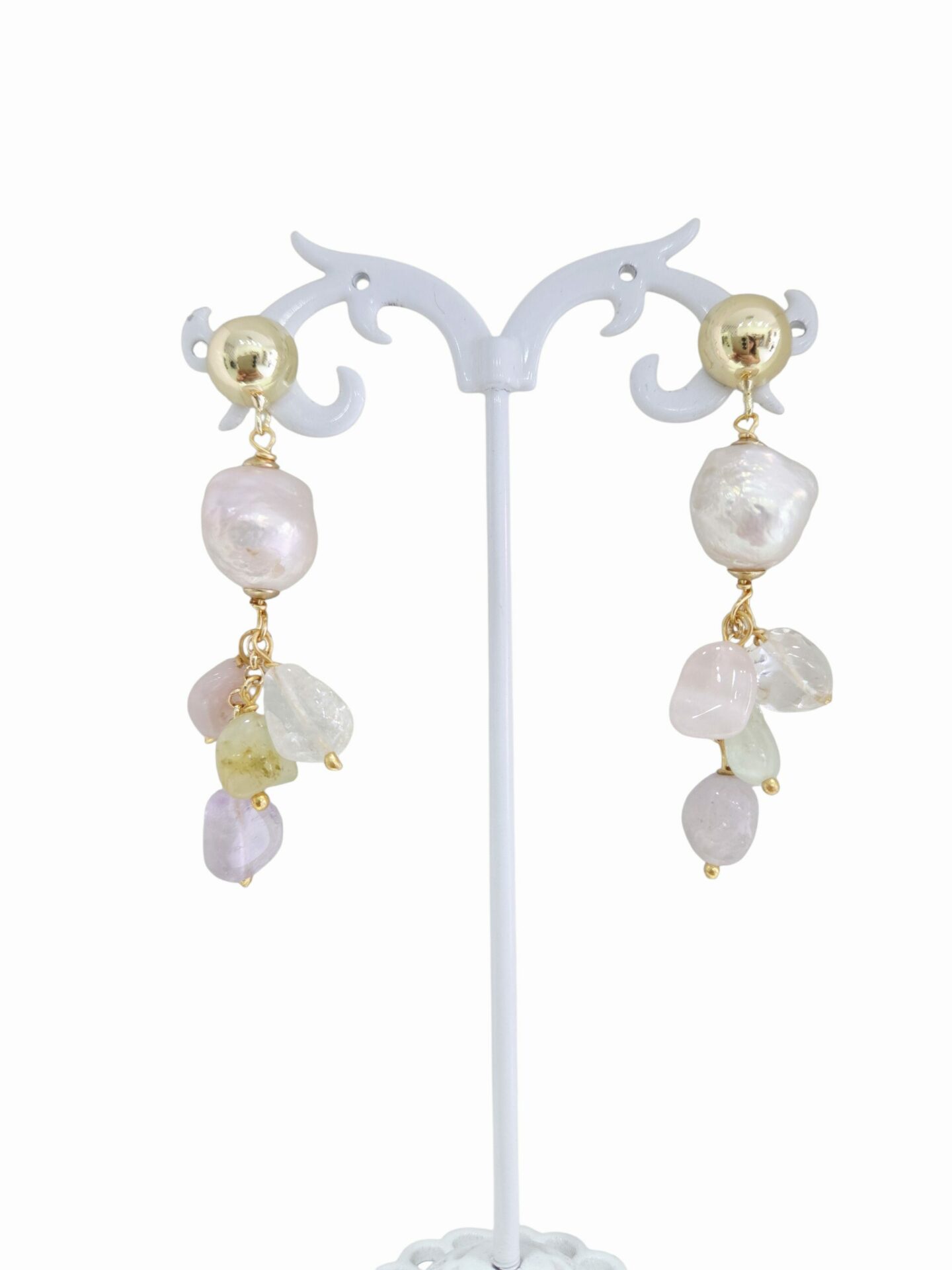Orecchini  pendenti realizzati con perla barocca e quarzi multicolorelunghezza 6cmpeso 7.1gr Spedizione Gratuita