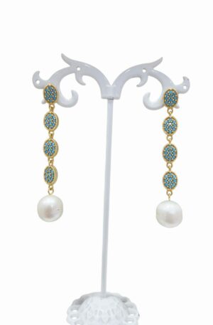 Orecchini realizzati con zirconi turchesi incastonati nell’ottone e perla barocca.
lunghezza 6cm
peso 4.8gr Spedizione Gratuita