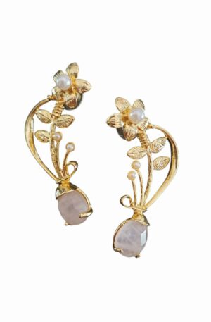 Orecchini  realizzati con ottone perle di maiorca e quarzo rosalunghezza 4cmpeso 6.9gr Spedizione Gratuita