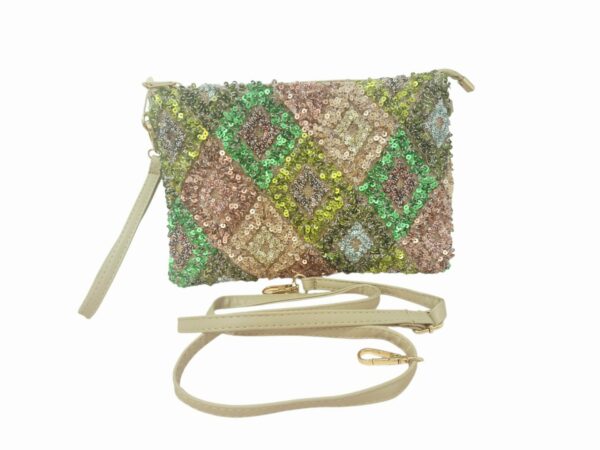 Borsa busta realizzata con paillettes e corda dotata di tracolla e polsiera.Misure 30x 20 Spedizione Gratuita