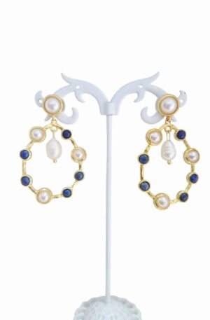 Orecchini realizzati con lapislazzuli e perle di fiume incastonate nell’ottone lunghezza 4.5cm peso 5.9gr Spedizione Gratuita