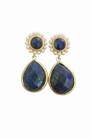 Orecchini realizzati con lapislazzuli  contornati da ottone e perle di Maiorca.lunghezza 4.5cmpeso 9.6gr Spedizione Gratuita
