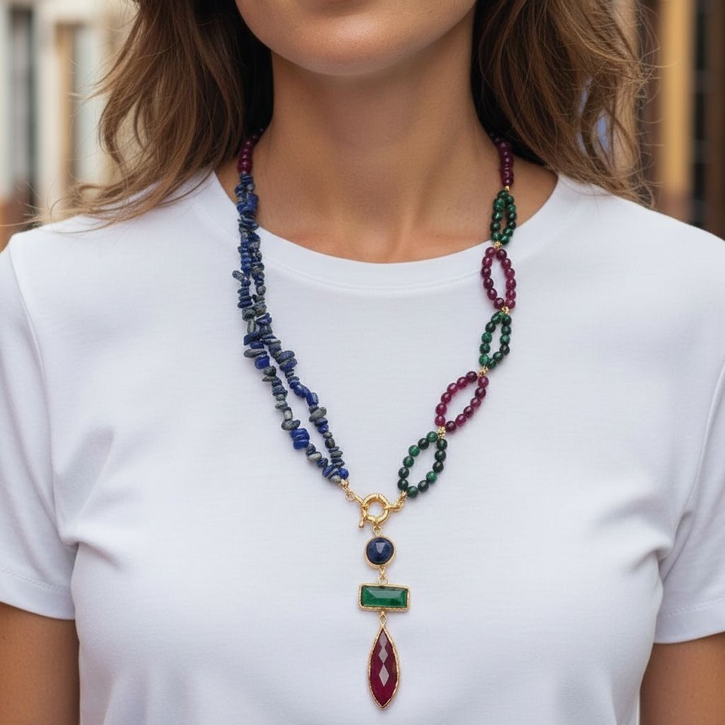 Choker necklace made with lapis lazuli and natural stones, steel clasp and natural stone pendant surrounded by brass, choker length 47cm, pendant length 8cm Free shipping Collana girocollo realizzata con lapislazzuli e pietre naturali, chiusura in acciaio e ciondolo in pietre naturali contornato da ottonelunghezza girocollo 47cmlunghezza ciondolo 8cm Spedizione Gratuita