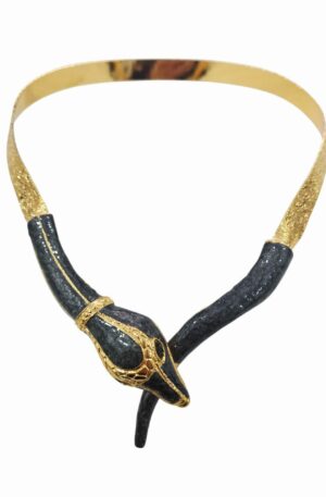 Collana girocollo realizzata su ottone battuto e serpente ottone smaltato con occhi con zirconi. Spedizione Gratuita Collana girocollo realizzata su ottone battuto e serpente ottone smaltato con occhi con zirconi. Spedizione Gratuita
